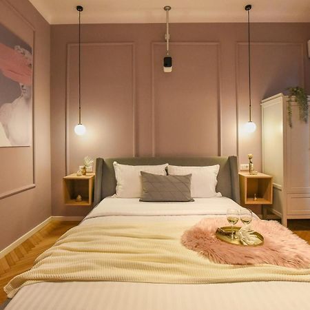 Modern Stay - Central Studios With Wall Projector Near Radisson Bukareszt Zewnętrze zdjęcie
