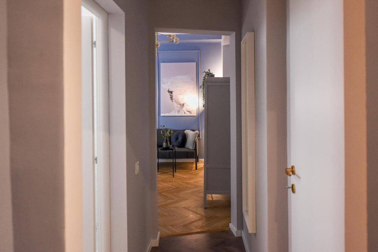 Modern Stay - Central Studios With Wall Projector Near Radisson Bukareszt Zewnętrze zdjęcie