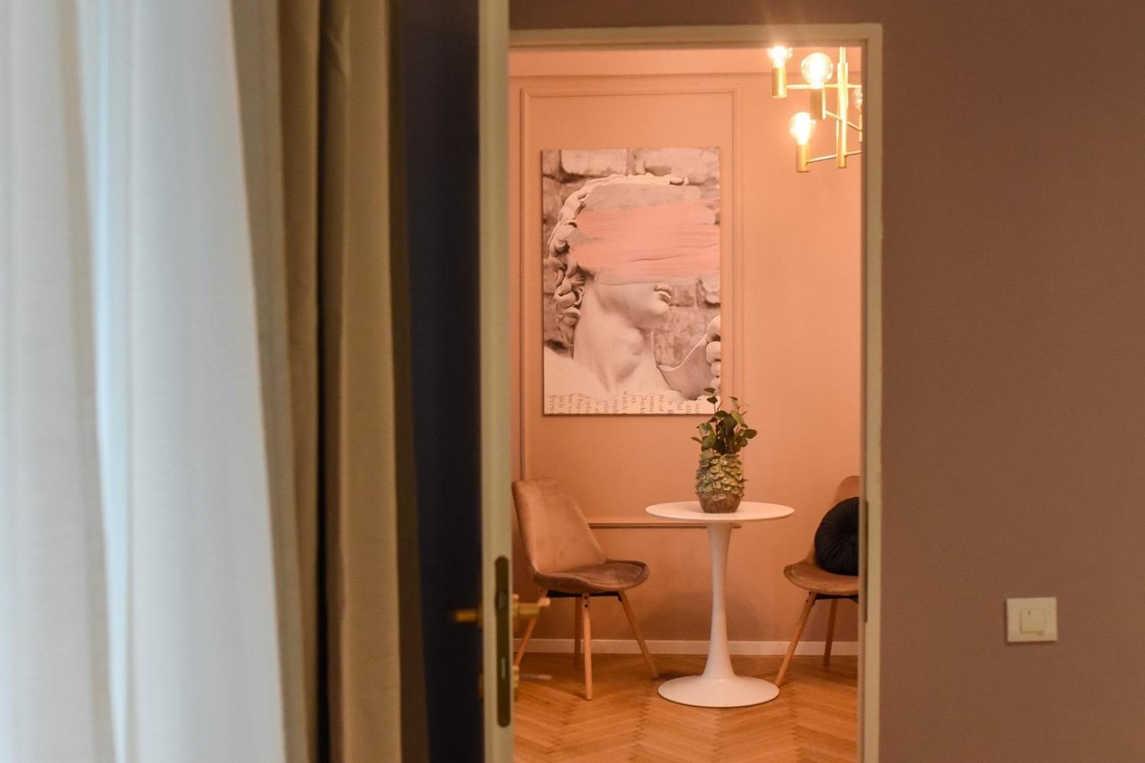 Modern Stay - Central Studios With Wall Projector Near Radisson Bukareszt Pokój zdjęcie